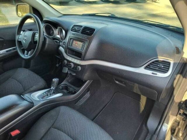 Серый Додж Джорни, объемом двигателя 2.4 л и пробегом 53 тыс. км за 2400 $, фото 11 на Automoto.ua