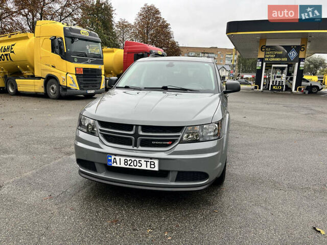 Серый Додж Джорни, объемом двигателя 2.36 л и пробегом 105 тыс. км за 13600 $, фото 4 на Automoto.ua