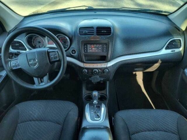 Серый Додж Джорни, объемом двигателя 2.4 л и пробегом 53 тыс. км за 2400 $, фото 10 на Automoto.ua