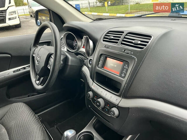 Серый Додж Джорни, объемом двигателя 2.36 л и пробегом 105 тыс. км за 13600 $, фото 28 на Automoto.ua