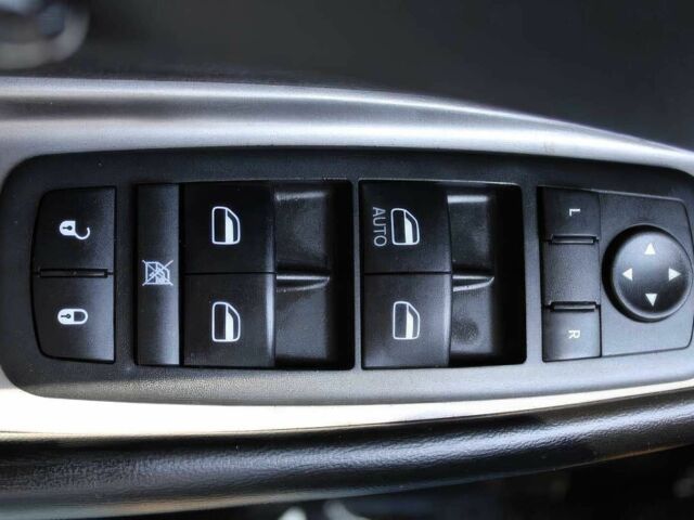 Сірий Додж Джорні, об'ємом двигуна 2.4 л та пробігом 55 тис. км за 3500 $, фото 13 на Automoto.ua