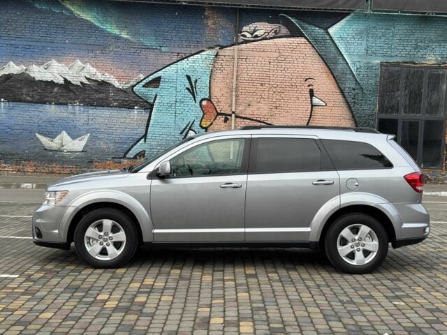 Серый Додж Джорни, объемом двигателя 2.4 л и пробегом 124 тыс. км за 13499 $, фото 3 на Automoto.ua