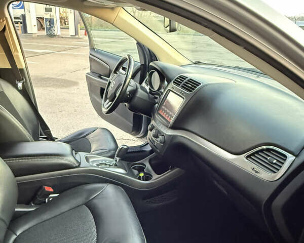 Серый Додж Джорни, объемом двигателя 2.36 л и пробегом 127 тыс. км за 14999 $, фото 19 на Automoto.ua