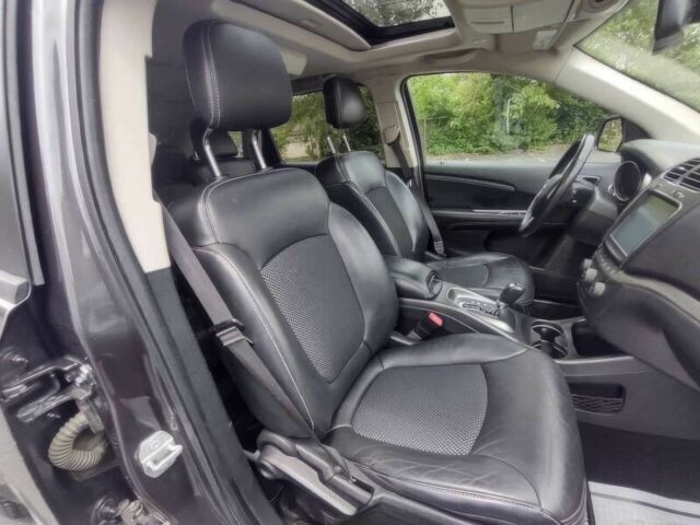 Серый Додж Джорни, объемом двигателя 2.4 л и пробегом 34 тыс. км за 8500 $, фото 9 на Automoto.ua