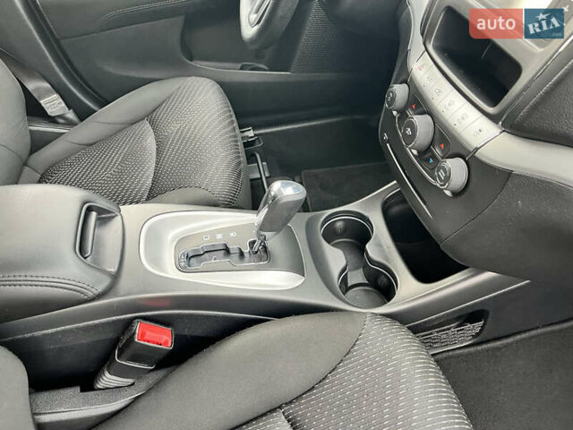 Серый Додж Джорни, объемом двигателя 2.36 л и пробегом 106 тыс. км за 13500 $, фото 43 на Automoto.ua