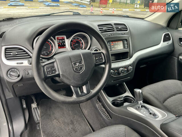 Серый Додж Джорни, объемом двигателя 2.36 л и пробегом 106 тыс. км за 13500 $, фото 33 на Automoto.ua
