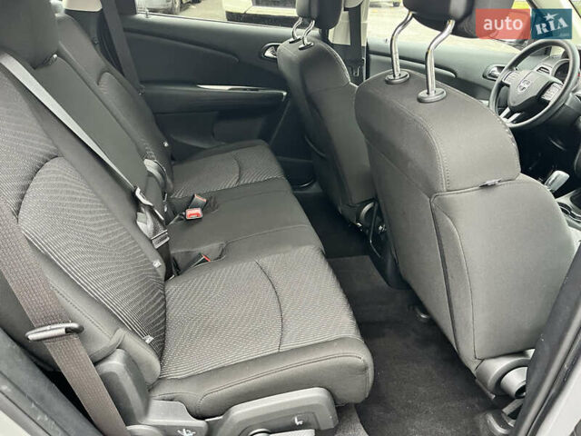 Серый Додж Джорни, объемом двигателя 2.36 л и пробегом 105 тыс. км за 13600 $, фото 40 на Automoto.ua
