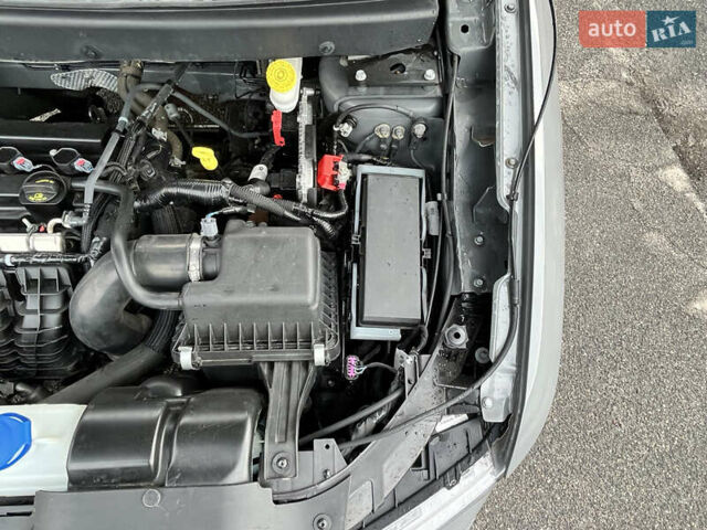 Серый Додж Джорни, объемом двигателя 2.36 л и пробегом 106 тыс. км за 13500 $, фото 56 на Automoto.ua