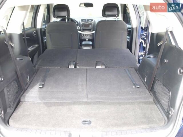 Синий Додж Джорни, объемом двигателя 2.4 л и пробегом 96 тыс. км за 12000 $, фото 7 на Automoto.ua