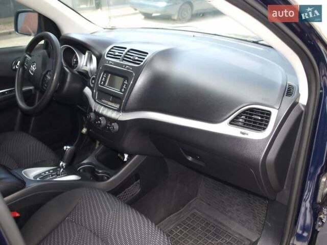 Синий Додж Джорни, объемом двигателя 2.4 л и пробегом 96 тыс. км за 12000 $, фото 5 на Automoto.ua