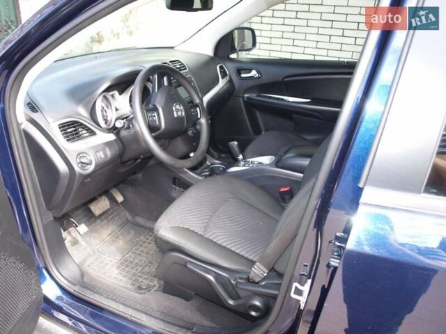 Синий Додж Джорни, объемом двигателя 2.4 л и пробегом 96 тыс. км за 12000 $, фото 2 на Automoto.ua
