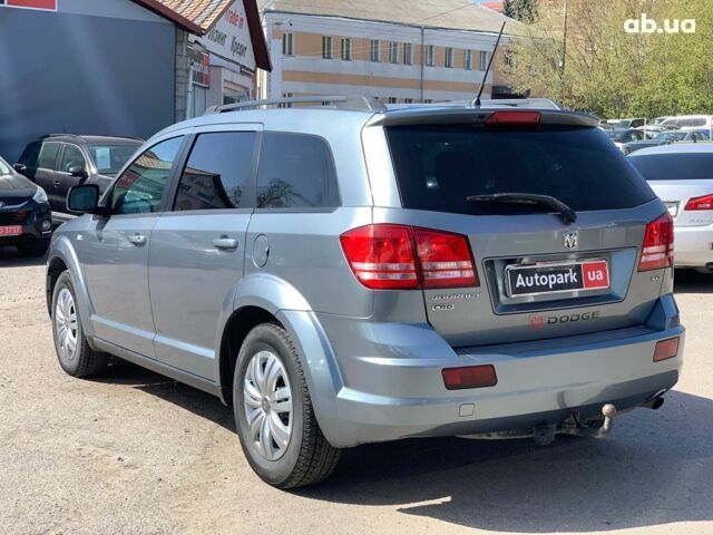 Синий Додж Джорни, объемом двигателя 2 л и пробегом 247 тыс. км за 10790 $, фото 6 на Automoto.ua