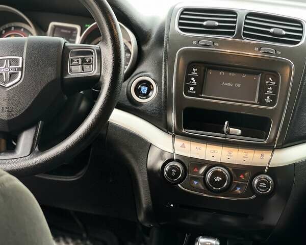 Синий Додж Джорни, объемом двигателя 2.36 л и пробегом 312 тыс. км за 8600 $, фото 5 на Automoto.ua