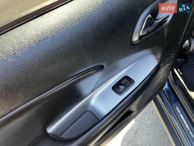 Синий Додж Джорни, объемом двигателя 2.36 л и пробегом 230 тыс. км за 9800 $, фото 13 на Automoto.ua