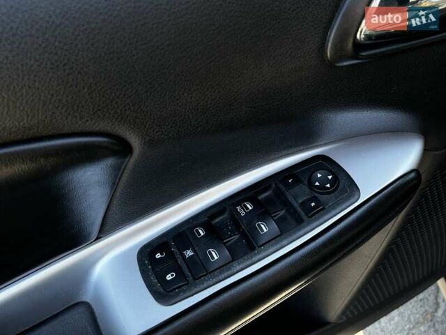 Синий Додж Джорни, объемом двигателя 2.36 л и пробегом 230 тыс. км за 9800 $, фото 24 на Automoto.ua
