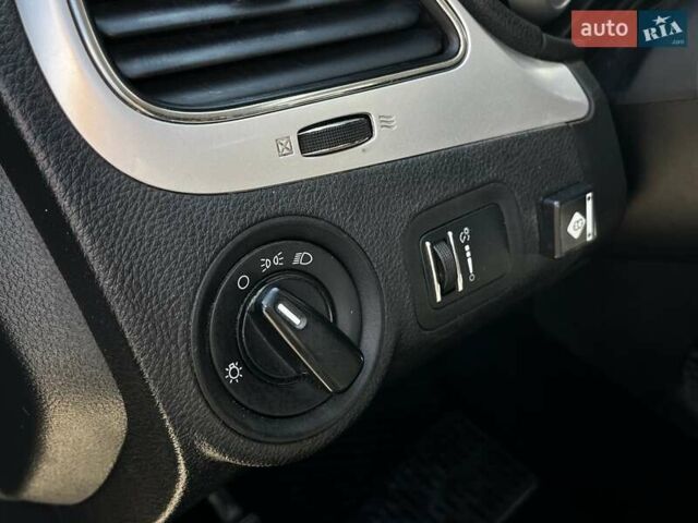 Синий Додж Джорни, объемом двигателя 2.36 л и пробегом 230 тыс. км за 9800 $, фото 25 на Automoto.ua