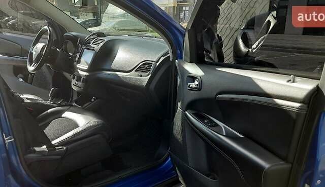 Синий Додж Джорни, объемом двигателя 2.36 л и пробегом 249 тыс. км за 11900 $, фото 12 на Automoto.ua