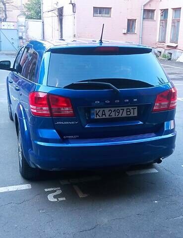 Синий Додж Джорни, объемом двигателя 2.4 л и пробегом 260 тыс. км за 8600 $, фото 2 на Automoto.ua