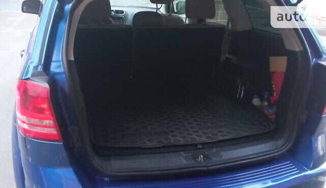 Синий Додж Джорни, объемом двигателя 2.4 л и пробегом 260 тыс. км за 8600 $, фото 12 на Automoto.ua