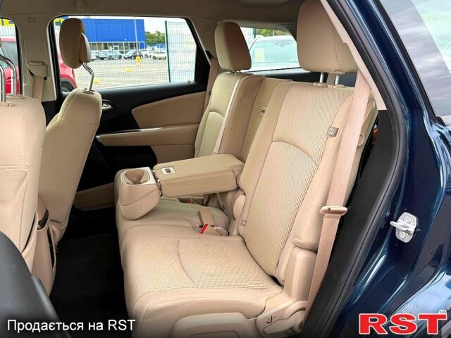 Синий Додж Джорни, объемом двигателя 2.4 л и пробегом 214 тыс. км за 9299 $, фото 5 на Automoto.ua