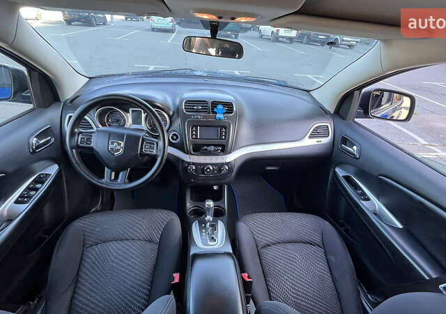 Синий Додж Джорни, объемом двигателя 2.4 л и пробегом 140 тыс. км за 9400 $, фото 6 на Automoto.ua