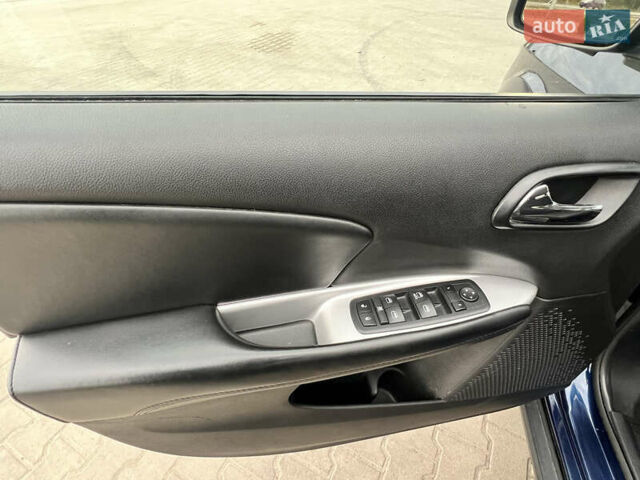 Синій Додж Джорні, об'ємом двигуна 2.36 л та пробігом 180 тис. км за 9500 $, фото 19 на Automoto.ua