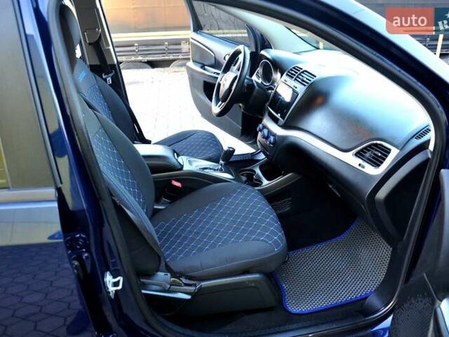 Синий Додж Джорни, объемом двигателя 2.36 л и пробегом 200 тыс. км за 9999 $, фото 7 на Automoto.ua