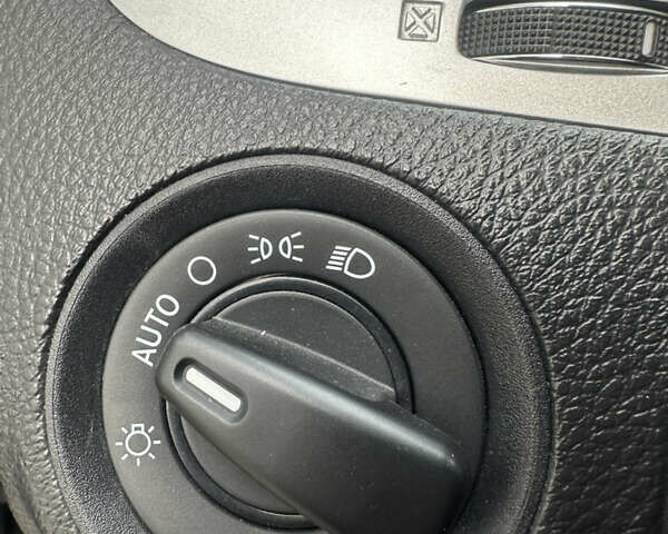 Синий Додж Джорни, объемом двигателя 2.4 л и пробегом 173 тыс. км за 11499 $, фото 31 на Automoto.ua