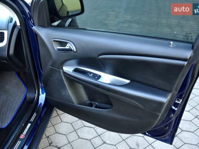 Синий Додж Джорни, объемом двигателя 2.36 л и пробегом 200 тыс. км за 9999 $, фото 8 на Automoto.ua