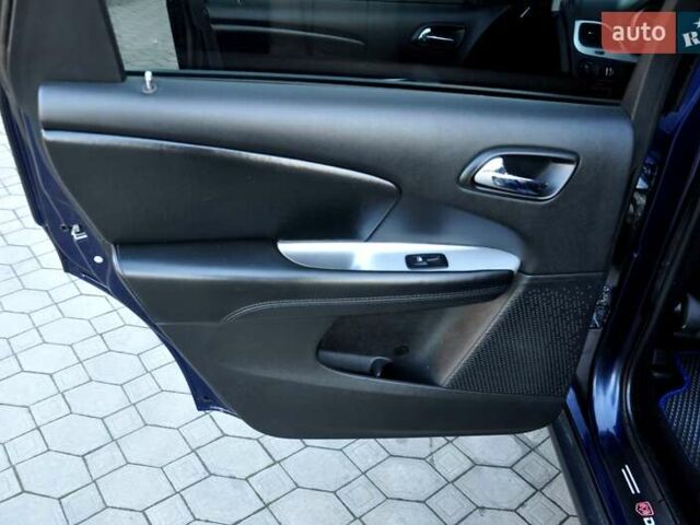 Синий Додж Джорни, объемом двигателя 2.36 л и пробегом 200 тыс. км за 9999 $, фото 4 на Automoto.ua