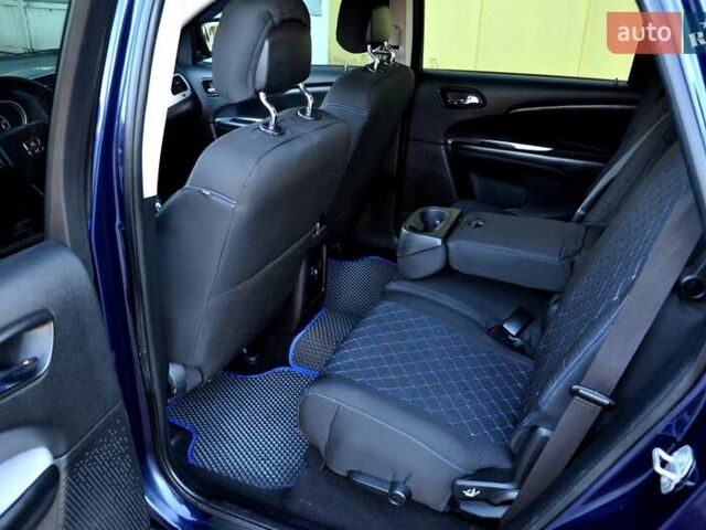 Синий Додж Джорни, объемом двигателя 2.36 л и пробегом 200 тыс. км за 9999 $, фото 3 на Automoto.ua