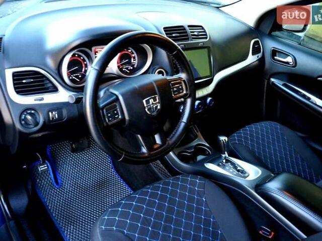 Синий Додж Джорни, объемом двигателя 2.36 л и пробегом 200 тыс. км за 9999 $, фото 1 на Automoto.ua