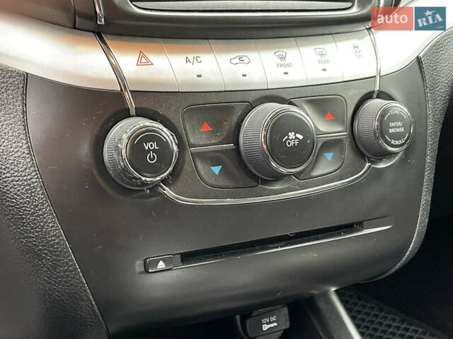 Синий Додж Джорни, объемом двигателя 2.36 л и пробегом 134 тыс. км за 11490 $, фото 24 на Automoto.ua