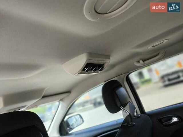 Синий Додж Джорни, объемом двигателя 2.4 л и пробегом 166 тыс. км за 11900 $, фото 8 на Automoto.ua