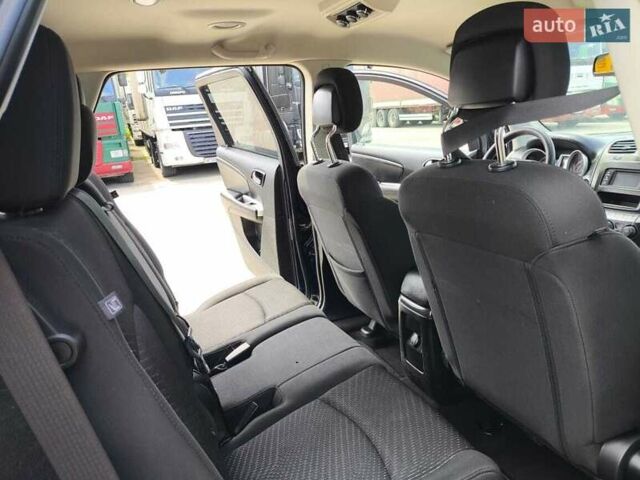 Синий Додж Джорни, объемом двигателя 2.4 л и пробегом 166 тыс. км за 11900 $, фото 7 на Automoto.ua