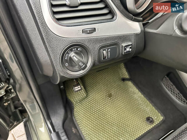 Зелений Додж Джорні, об'ємом двигуна 3.6 л та пробігом 190 тис. км за 13000 $, фото 7 на Automoto.ua