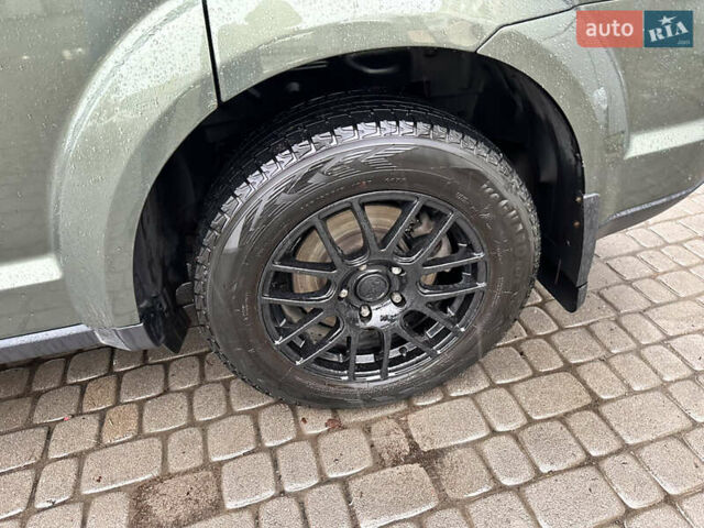 Зелений Додж Джорні, об'ємом двигуна 3.6 л та пробігом 190 тис. км за 13000 $, фото 4 на Automoto.ua