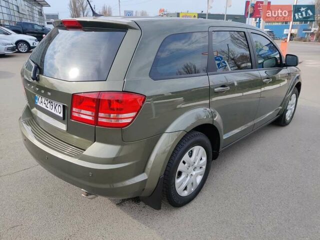 Зеленый Додж Джорни, объемом двигателя 2.36 л и пробегом 155 тыс. км за 11000 $, фото 3 на Automoto.ua