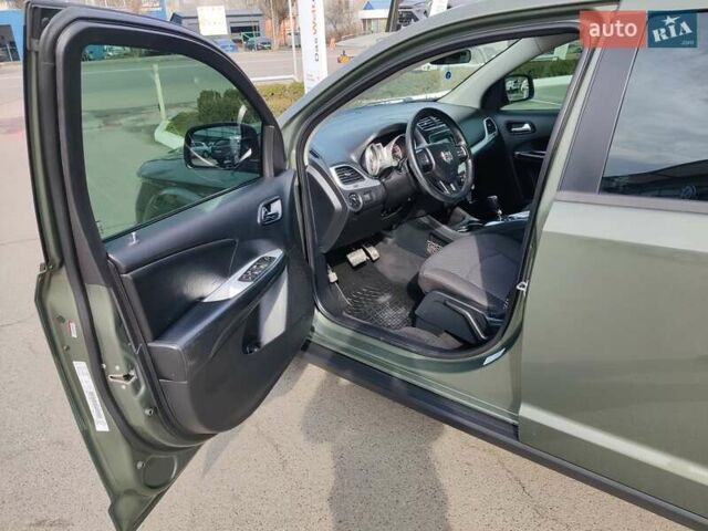 Зеленый Додж Джорни, объемом двигателя 2.36 л и пробегом 155 тыс. км за 11000 $, фото 7 на Automoto.ua