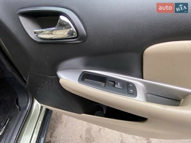 Додж Джорни 2017 в Киеве на Automoto.ua Зеленый Додж Джорни, объемом двигателя 3.6 л и пробегом 111 тыс. км за 14300 $, фото 13 на Automoto.ua