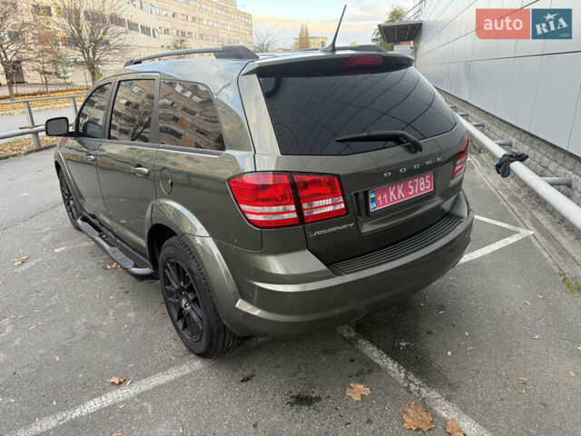 Зеленый Додж Джорни, объемом двигателя 2.4 л и пробегом 177 тыс. км за 11200 $, фото 5 на Automoto.ua