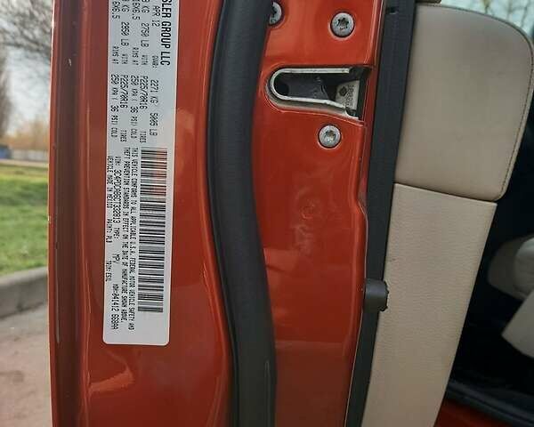 Оранжевый Додж Джорни, объемом двигателя 2.4 л и пробегом 256 тыс. км за 8600 $, фото 3 на Automoto.ua