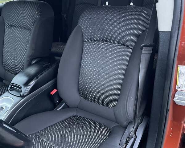 Оранжевый Додж Джорни, объемом двигателя 2.36 л и пробегом 250 тыс. км за 8100 $, фото 11 на Automoto.ua