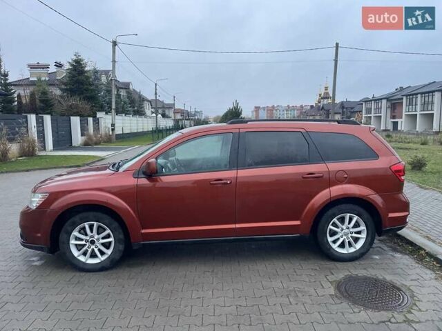 Оранжевый Додж Джорни, объемом двигателя 2.36 л и пробегом 250 тыс. км за 8100 $, фото 2 на Automoto.ua