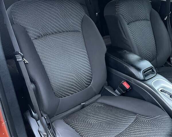 Оранжевый Додж Джорни, объемом двигателя 2.36 л и пробегом 250 тыс. км за 8100 $, фото 12 на Automoto.ua