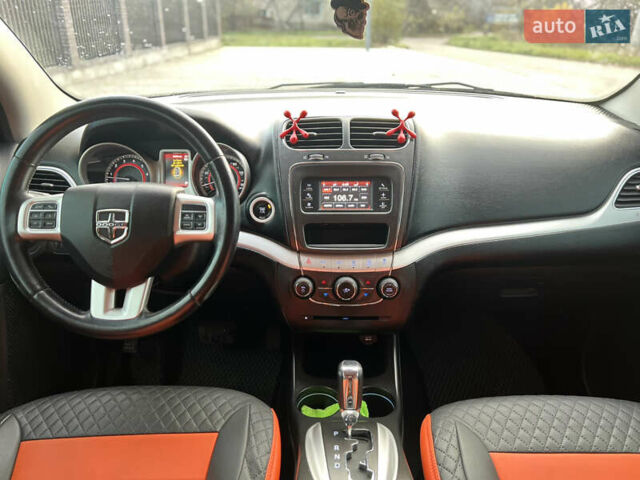 Оранжевый Додж Джорни, объемом двигателя 2.36 л и пробегом 160 тыс. км за 11000 $, фото 12 на Automoto.ua
