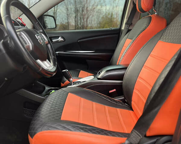 Оранжевый Додж Джорни, объемом двигателя 2.36 л и пробегом 160 тыс. км за 11000 $, фото 8 на Automoto.ua