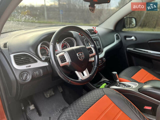 Оранжевый Додж Джорни, объемом двигателя 2.36 л и пробегом 160 тыс. км за 11000 $, фото 7 на Automoto.ua