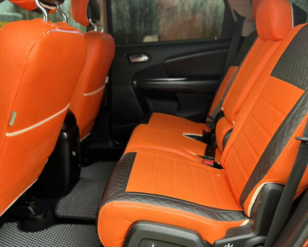 Оранжевый Додж Джорни, объемом двигателя 2.36 л и пробегом 160 тыс. км за 11000 $, фото 9 на Automoto.ua