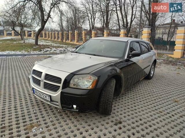 Белый Додж Магнум, объемом двигателя 2.74 л и пробегом 299 тыс. км за 8777 $, фото 2 на Automoto.ua